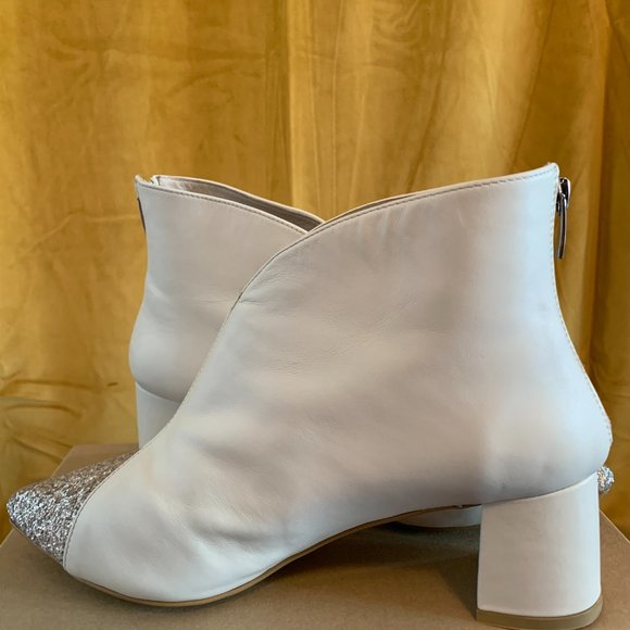 white leather booties size 10 wide-width - Picture 3 of 6